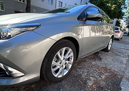 Toyota Auris Touring Sports Auris Hybrid Sports Kombi 60.000tkm