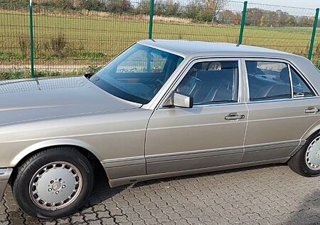 Mercedes-Benz 300 SE / W126