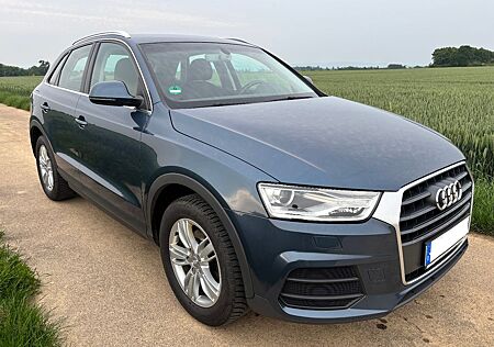 Audi Q3 2.0 TDI AHK Navi PDC SHZ 17` Nichtraucher