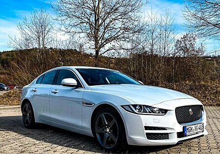 Jaguar XE 20d 180PS Prestige Automatik