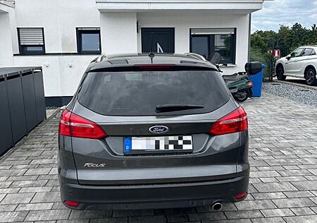 Ford Focus 2,0 TDCi 110kW PowerSh. Titanium Turni...