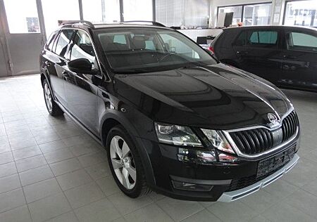 Skoda Octavia Combi Scout 4x4 LED.NAVI.PDC.AHK.