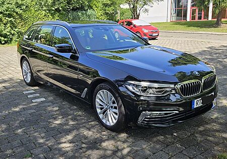 BMW 520d Touring A - Luxury Line