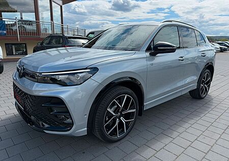 VW Tiguan Volkswagen 2.0 TDI 4M R-LINE AHK PANO IQ DRIVE BLACK