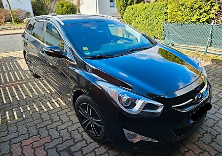 Hyundai i40 Kombi schwarz