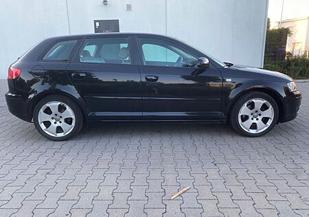 Audi A3 Sportback 2.0 FSI Ambition. Leder.