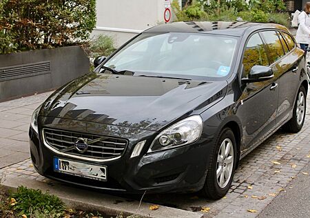Volvo V60 DRIVe Kinetic Xenon, Sitzheizung, AHK, WR