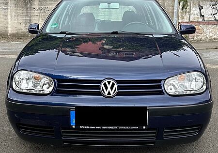 VW Golf Volkswagen 1.6 Edition Automatik