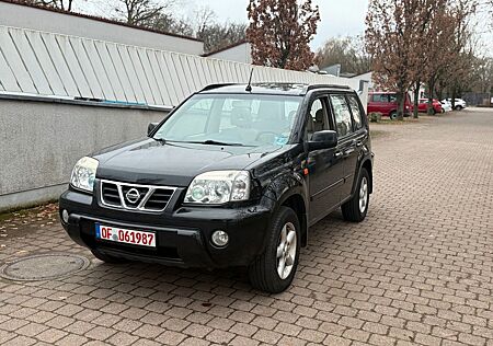 Nissan X-Trail 2,0 ELEGANCE 4X4 PANORAMA LEDER