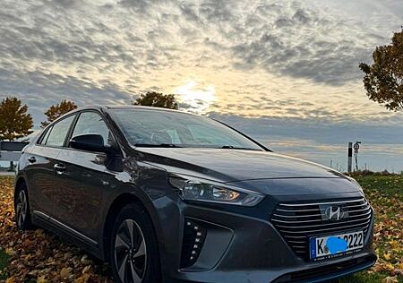 Hyundai Ioniq 1.6l GDi PLUG-IN HYBRID -
