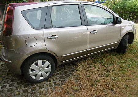 Nissan Note Minivan visia 1.4 visia