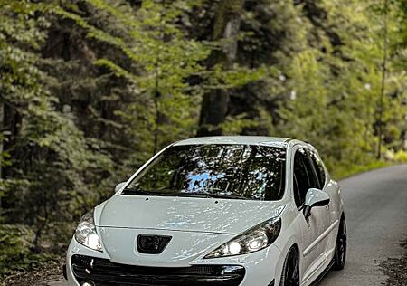 Peugeot 207 Le Mans Series 150 THP Le Mans Series