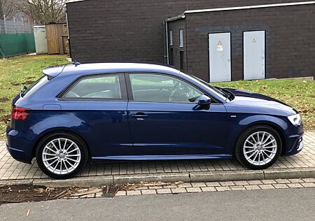 Audi A3 1,6TDI S-Line Selection Navi+Xenon+Scheckheft