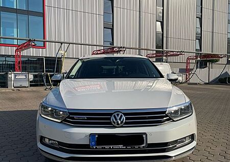 VW Passat Variant Volkswagen 2.0 TDI 4Motion / 239 PS