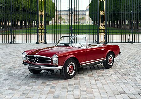 Mercedes-Benz SL 230 Pagode Automatic - 40 500 kms, original invoices