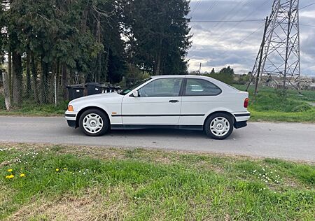 BMW 316i Compact -
