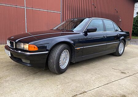 BMW 730i 7' E38 Lim. /A cosmosschw.-met