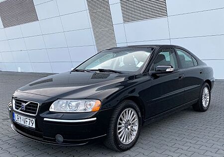 Volvo S60 2.4D Summum 120kW Webasto Bixenon Navi Phone
