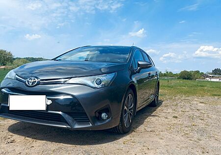 Toyota Avensis 1,8-l-Valvem. Edition S+ T. Sports E...