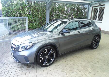 Mercedes-Benz GLA 220 d 4Matic Urban Panor.D.Distr.Kamera AHK
