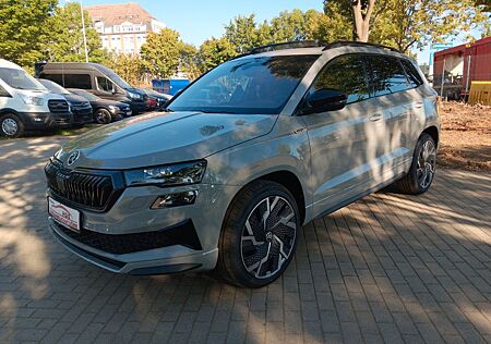 Skoda Karoq Sportline 4x4 AHZV Schiebedach Klima LED