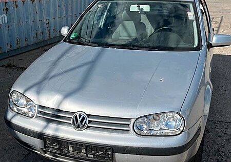 VW Golf Volkswagen 1.6 Champ AHK Klimaaut. WR CD Radio
