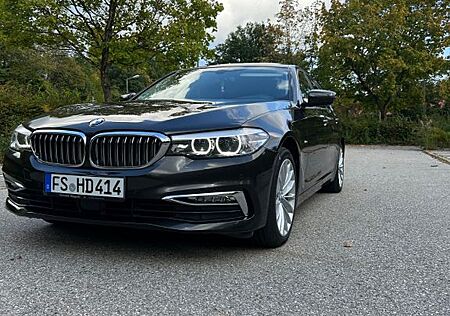 BMW 520d xDrive Touring A Luxury Line Luxury Line