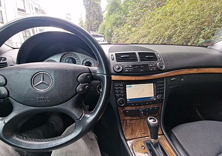 Mercedes-Benz E 220 CDI T AVANTGARDE Avantgarde Automatic