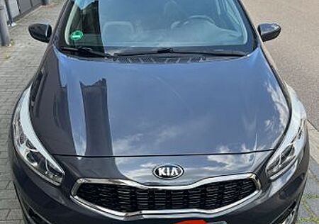 Kia Cee'd / Ceed 1.4 CVVT Dream Team Edition Dre...
