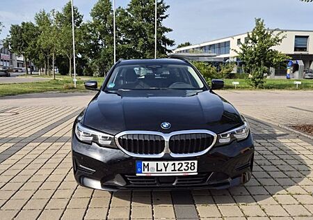 BMW 320d Touring Automatik -HiFi Digital Tacho ACC