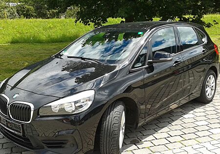BMW 218i Active Tourer Advantage 140 PS DSG