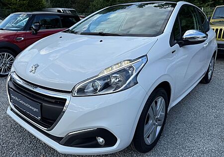 Peugeot 208 Style Klima,Panorama,Navi,Alu,PDC,Temp,Shz