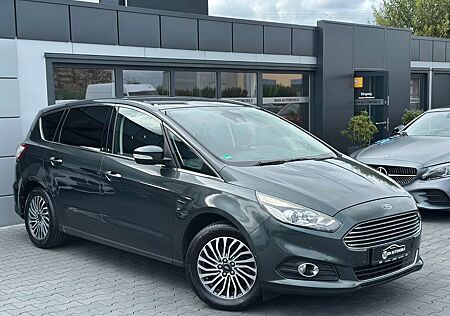 Ford S-Max Titanium*Navigation*Einparkhilfe*ACC*