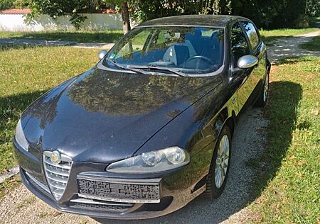 Alfa Romeo 147 gebraucht kaufen Alfa Romeo 147 1.6 TS 16V 120 -