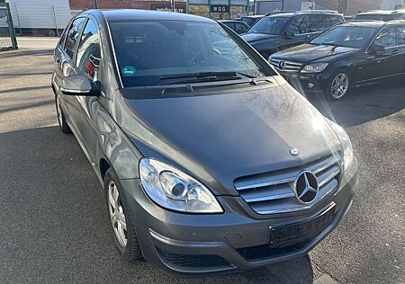 Mercedes-Benz B 180 "Klima"60.000 km"Allwetter"Scheckheft"Navi
