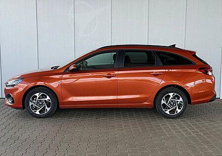 Hyundai i30 Kombi Comfort+1.5 GDI 6MT / Navi PDC V.&H...