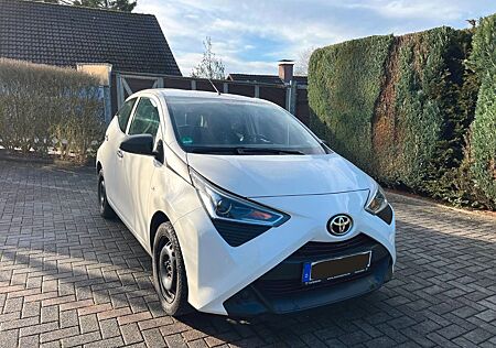 Toyota Aygo (X) Aygo (X) 1,0-l-VVT-i x-business x-business