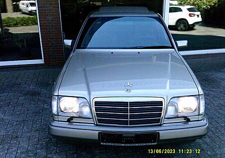 Mercedes-Benz E 320