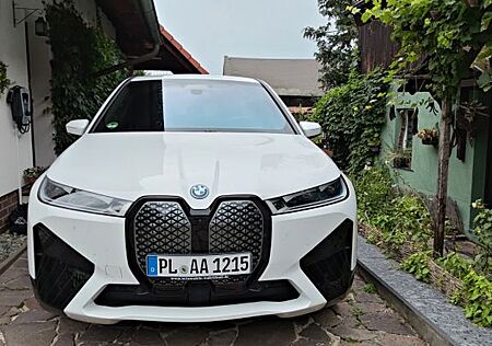 BMW iX xDrive40 -