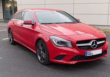 Mercedes-Benz CLA 250 Shooting Brake CLA 250 DCT OrangeArt...
