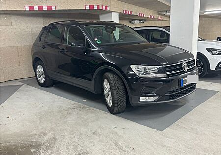 VW Tiguan Volkswagen 2.0 TDI SCR DSG 4MOTION Trendline Tre...