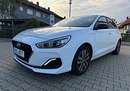 Hyundai i30 gebraucht kaufen Hyundai i30 1.4 T-GDI DCT YES! Automatik, Apple Car Play