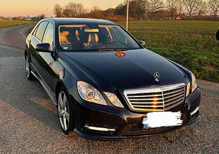 Mercedes-Benz E 220 BlueTEC BE Edition ELEGANCE Autom. Edi...