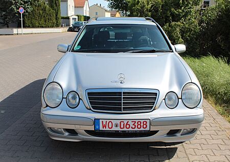 Mercedes-Benz E 220 CDI T CLASSIC