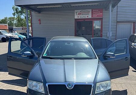 Skoda Octavia Lim. Elegance*TEMPOMAT*KLIMA*