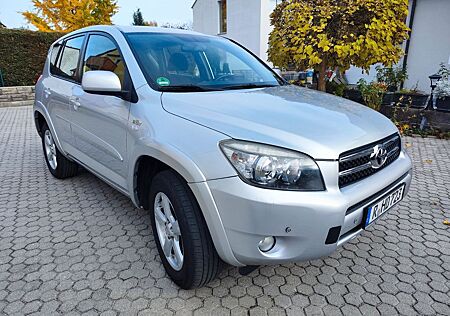 Toyota RAV 4 2.2-l-D-CAT 4x4 Sol