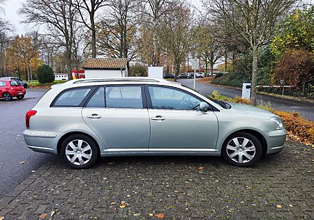 Toyota Avensis Combi 1.8-l, 95kW, TÜV 03/2027, Opa-Auto