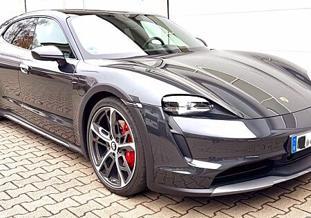 Porsche Taycan 4S Cross Turismo S