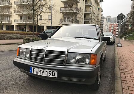 Mercedes-Benz 190