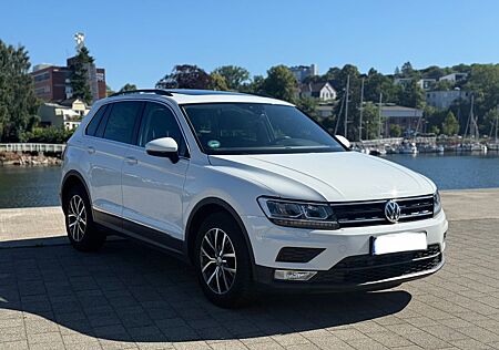 VW Tiguan Volkswagen 2.0 TDI DSG Panorama TÜV und Service Neu